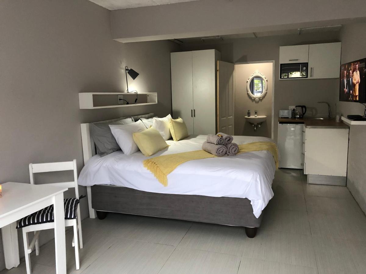 איסט לונדון Second Best Accommodation מראה חיצוני תמונה