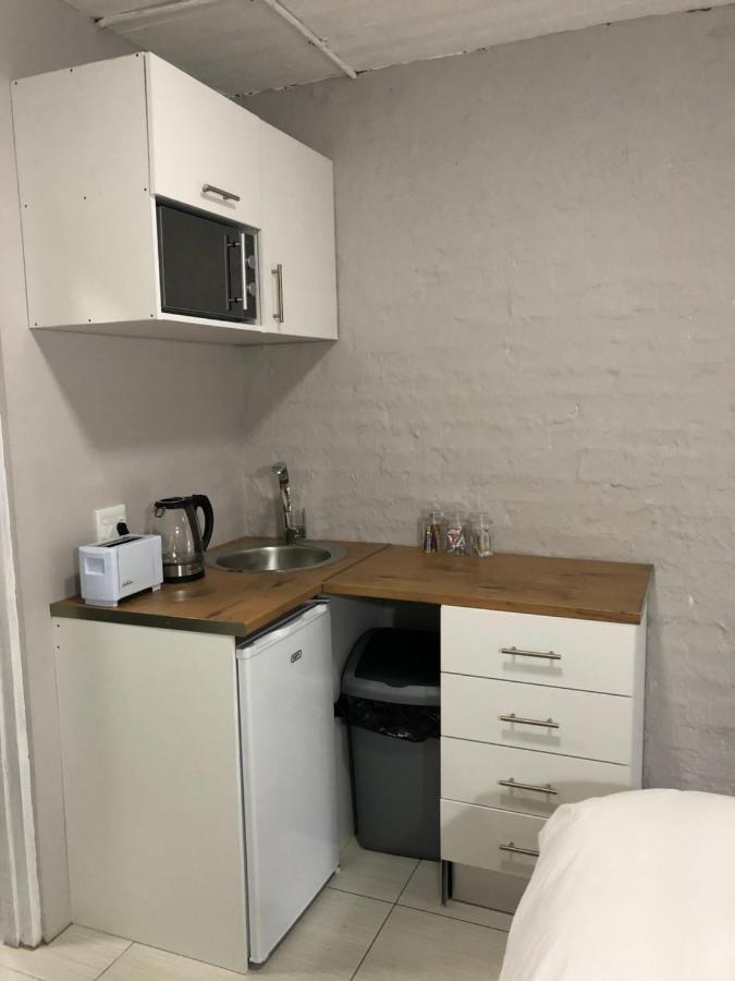 איסט לונדון Second Best Accommodation מראה חיצוני תמונה