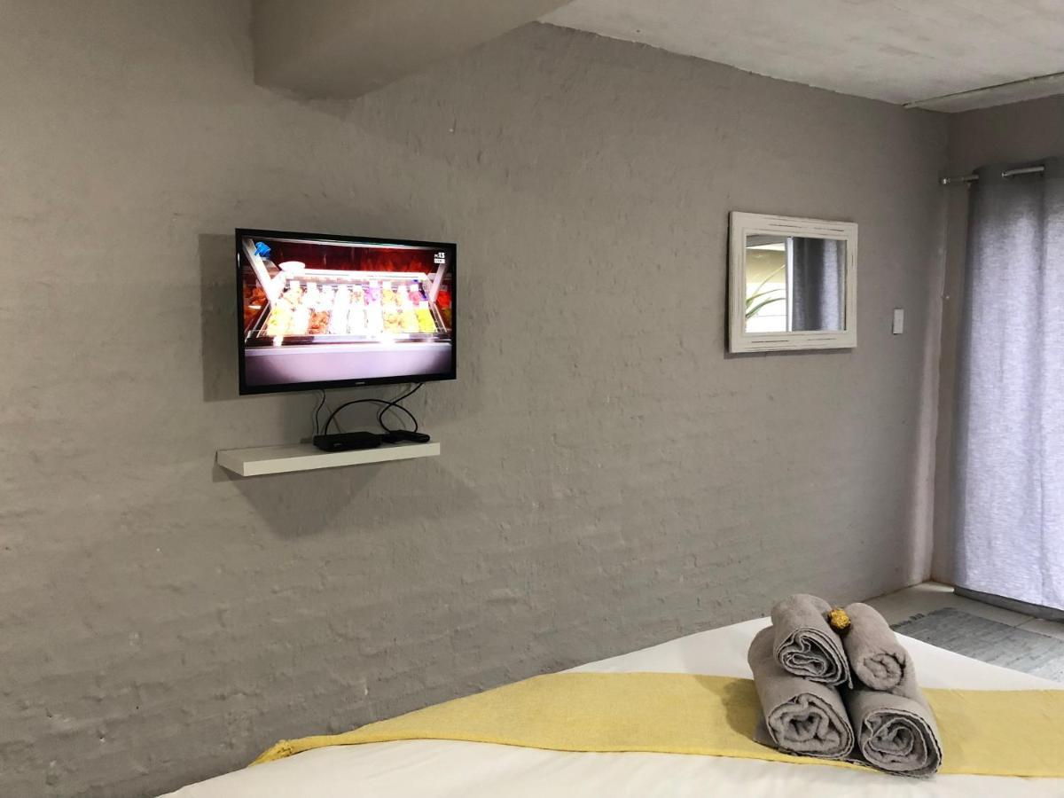 איסט לונדון Second Best Accommodation מראה חיצוני תמונה