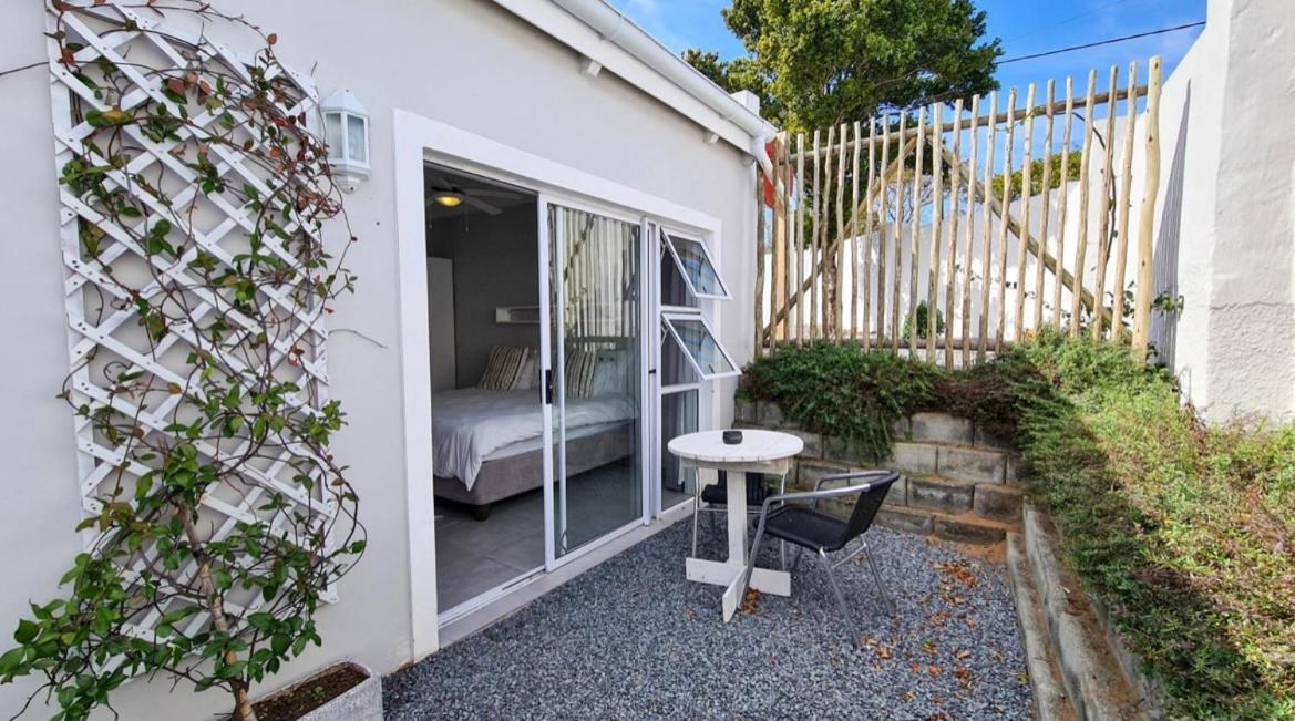 איסט לונדון Second Best Accommodation מראה חיצוני תמונה